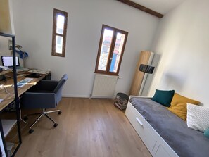 3 Schlafzimmer, Bügeleisen/Bügelbrett, WLAN, Bettwäsche