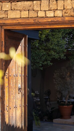 Front of property - Belmondo Suites Old Town (Antalya)