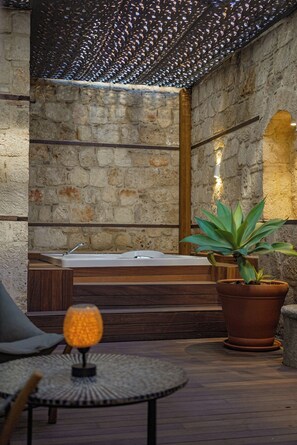 Executive Suite | Terrace/patio - Belmondo Suites Old Town (Antalya)