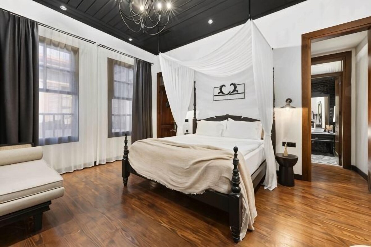 Ropa de cama de alta calidad, minibar, caja fuerte y wifi gratis