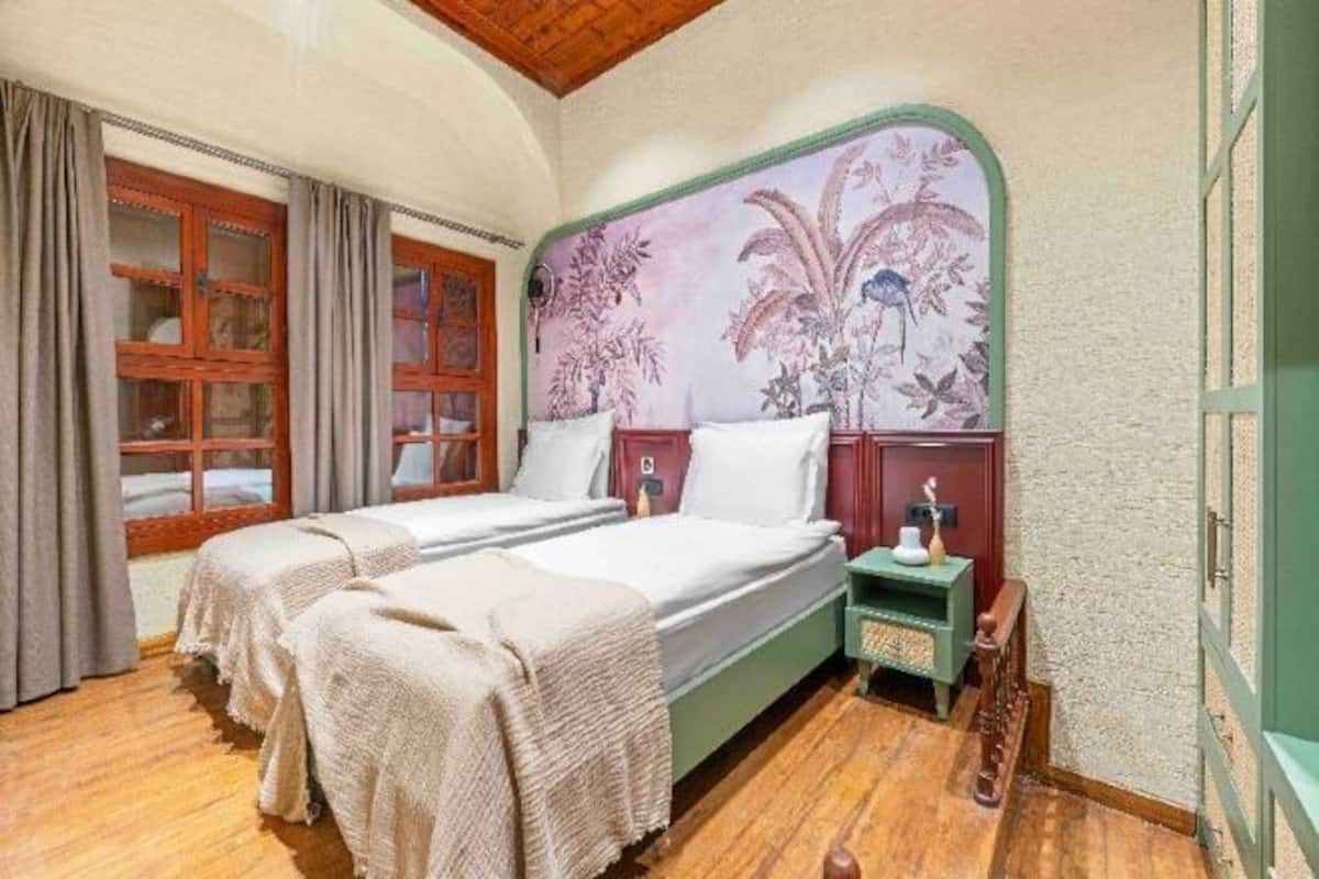 Premium bedding, minibar, in-room safe, free WiFi