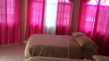 3 quartos, ferros/tábuas de passar roupa, Wi-Fi, roupa de cama