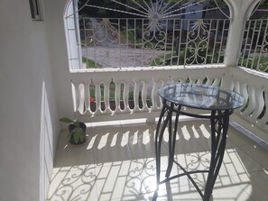 Terrace/patio - A home that is clean, airy, with adequate furniture and for a comfortable stay. (Runaway Bay)