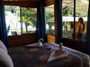 Wifi gratis y ropa de cama