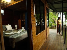 Basic Double Room | Free WiFi, bed sheets