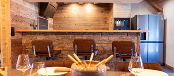 Le Chalet des Sommets EntiÚrement Rénové Avec vue Imprenable sur les Montagnes