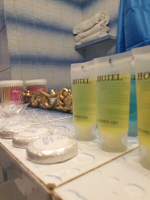 Hårføner, håndklær, såpe og sjampo