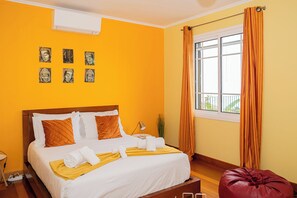 1 slaapkamer, een strijkplank/strijkijzer, wifi, beddengoed