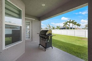 Terrace/patio - Modern with a country-touch single-family home in Cape Coral! Close to Matlache. (Cape Coral)
