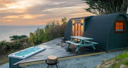 Sunset Couples Retreat with Hot tub