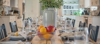 LUX 7BR/3BA Villa w/pool, spa and big yard