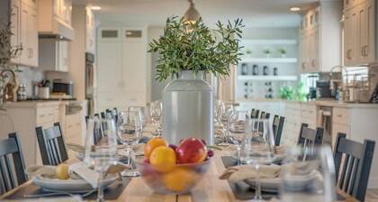 LUX 7BR/3BA Villa w/pool, spa and big yard