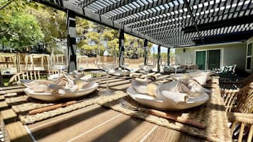 Outdoor dining