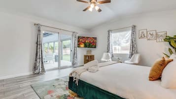 7 bedrooms, desk, iron/ironing board, travel crib