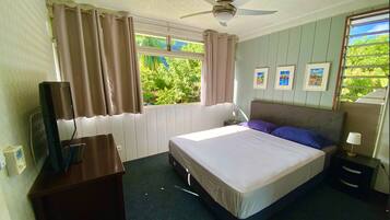 3 chambres, fer et planche à repasser, Wi-Fi, draps fournis