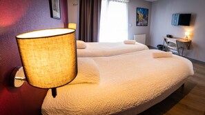 スタンダード ツインルーム | デスク、防音設備、WiFi (無料)
