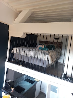 1 chambre, fer et planche Ă repasser, Wi-Fi gratuit, draps fournis