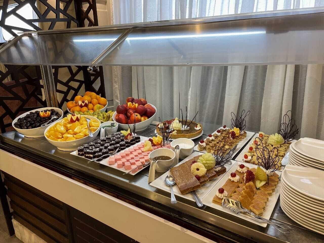 Free daily full breakfast 