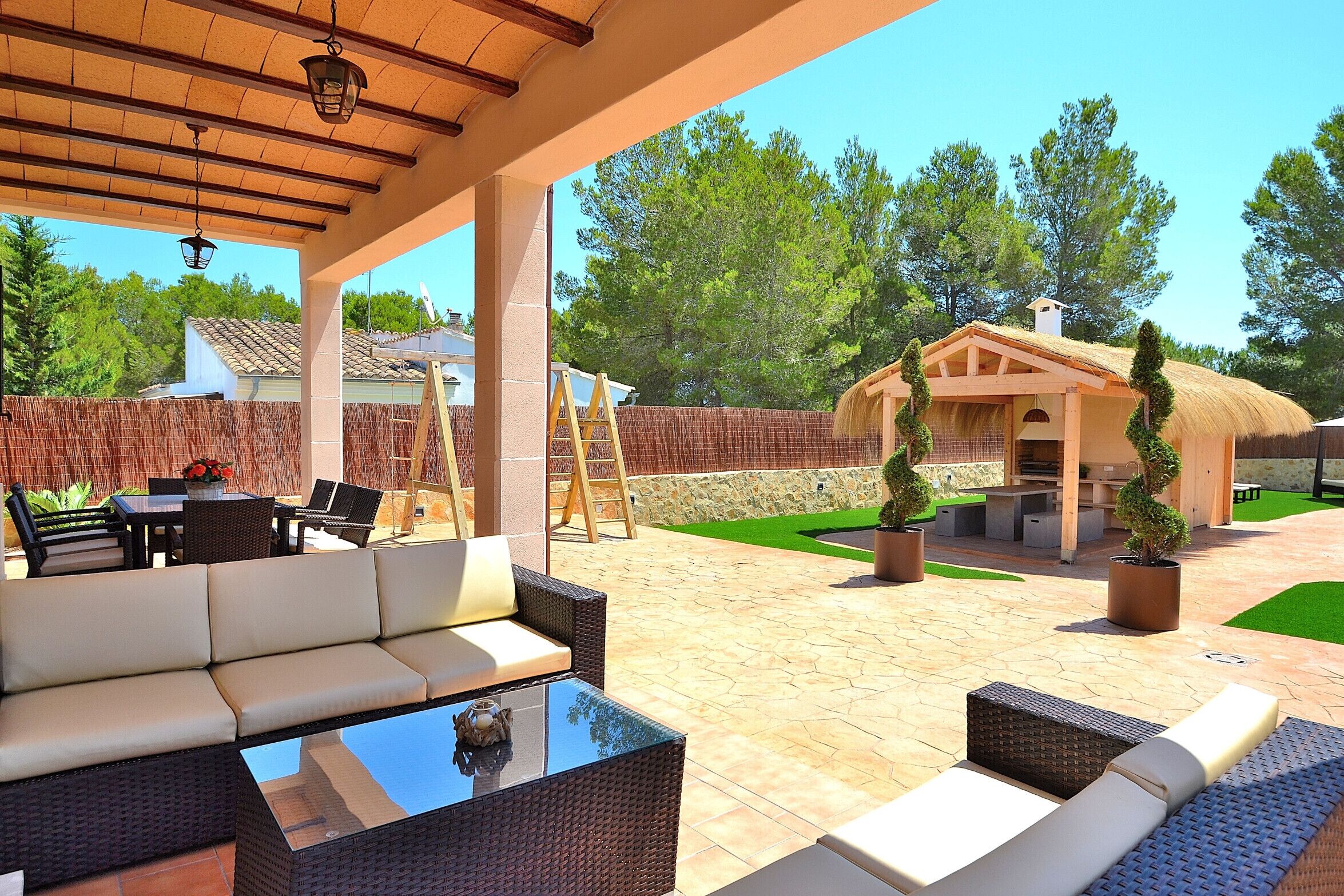 Terrasse, Sofa im Freien, Grill, Kinderspielplatz, mallorca