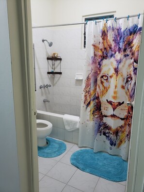 Rainfall showerhead, soap, shampoo, toilet paper - The Resort at Westmoreland (Negril)