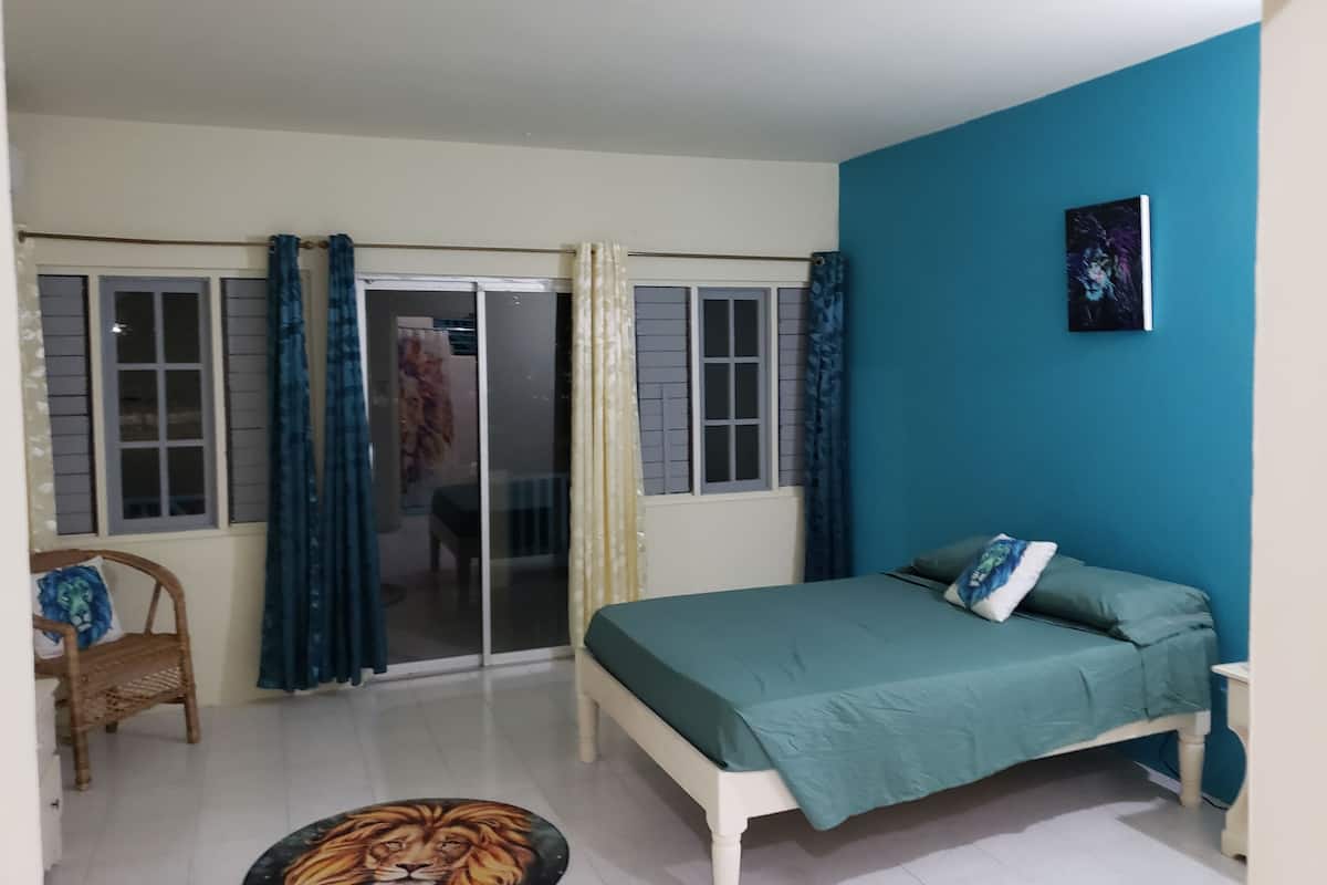 1 bedroom, individually decorated, individually furnished