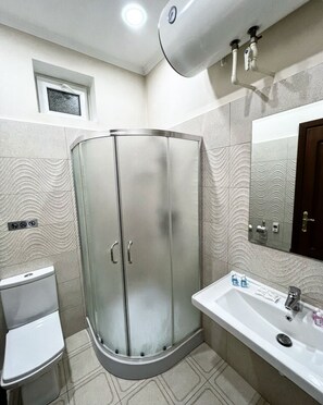 Hair dryer, slippers - AL ARDA HYATT (Tashkent)