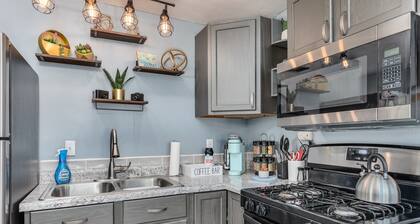 Tiny Cabin in the Woods - Firepit - just off I-70 - Pets Welcome!