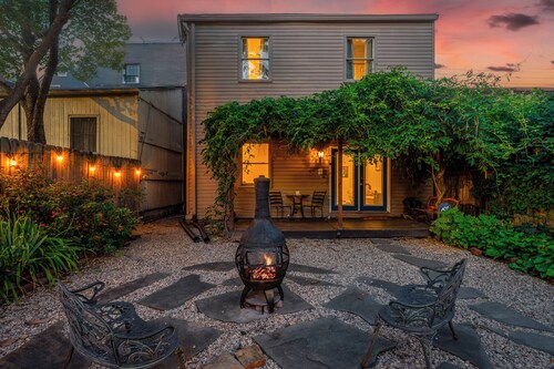 "Fillies and Lilies" Historic Home - Close to DERBY - Shuffleboard - Firepit