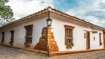 Fachada de la propiedad