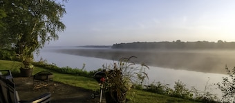 Hummingbird House - Sanford Lake Waterfront Vistas!