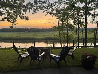 Hummingbird House - Waterfront Vistas!