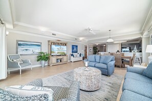 Smart TV - Spacious, luxury condo on the water, with a beautiful view, conveniently located (Orange Beach)