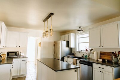 Downtown Historic Home.  One block to downtown, cozy gathering place!