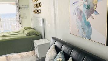 Ferros/tábuas de passar roupa, Wi-Fi de cortesia, roupa de cama