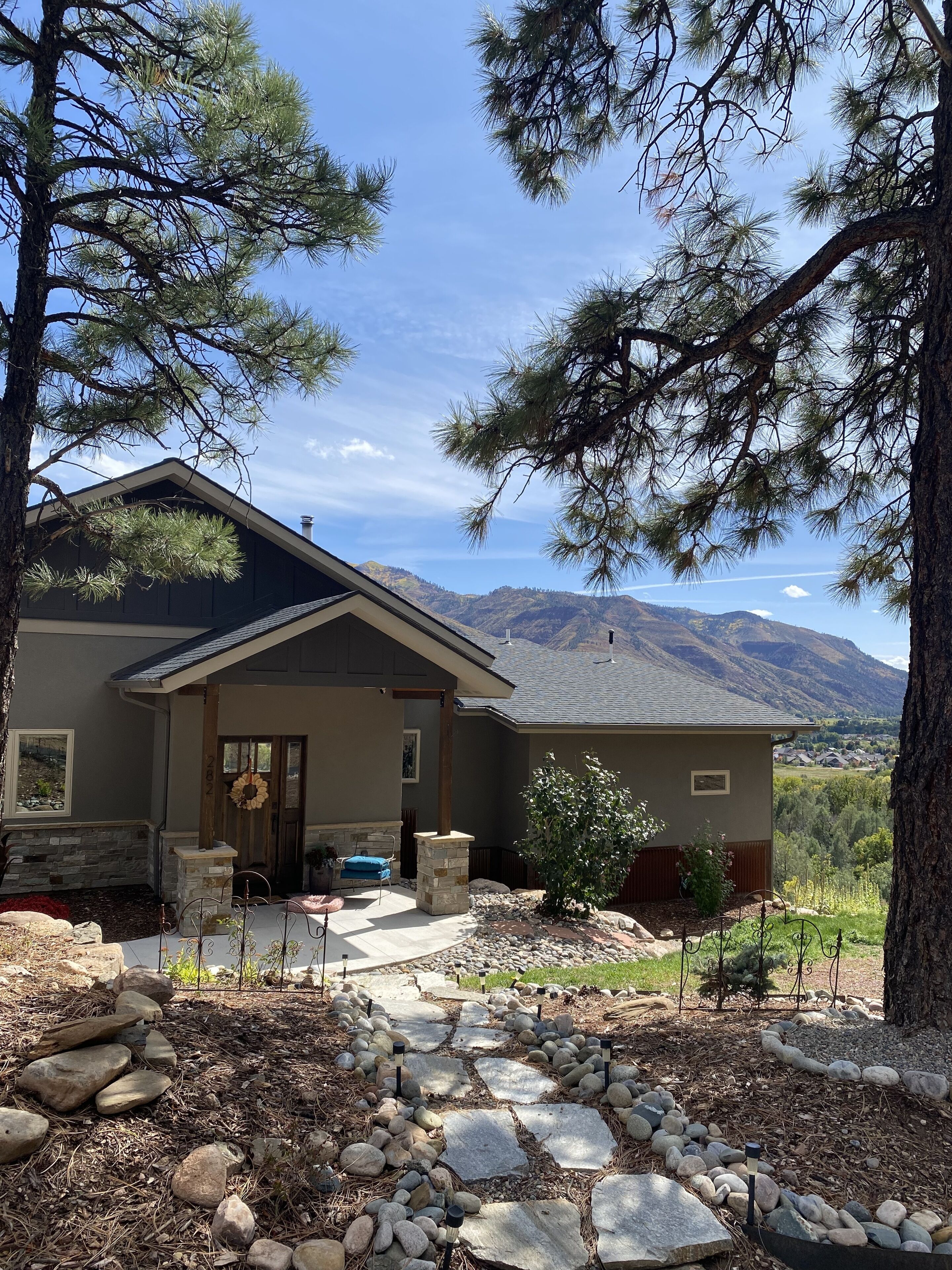 Private location,  Central A/C, Amazing Cliff Top Views, National Forest Access