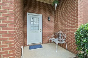 Exterior detail - Tiger's Den on Dean In Auburn, 3BR/2.5BA 3 Miles from Jordan-Hare! (Auburn)