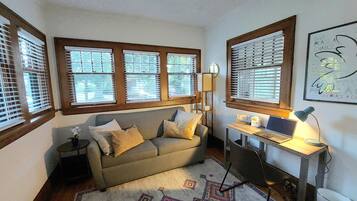 Smart TV, computer monitors