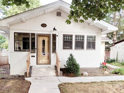 4 Bedroom Bungalow in heart of Minneapolis