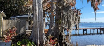 DOCKTAILS CABANA! Lake Front! HUGE outdoor space!