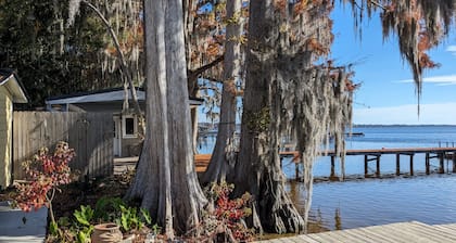 DOCKTAILS CABANA! Lake Front! HUGE outdoor space!