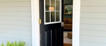 Crabapple Cottage     Your cozy temporary home