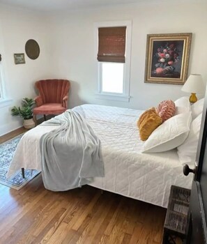 2 bedrooms, iron/ironing board, travel cot, free WiFi