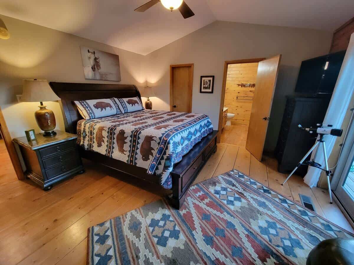 3 bedrooms, desk, iron/ironing board, free WiFi