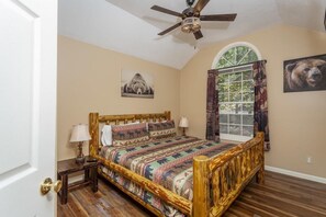 3 bedrooms, desk, iron/ironing board, travel cot