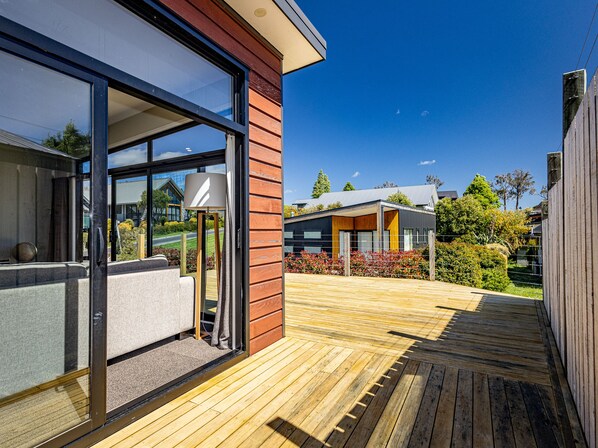 Terrace/patio - Kowhai Oasis - Ohakune Holiday Home (Ohakune)