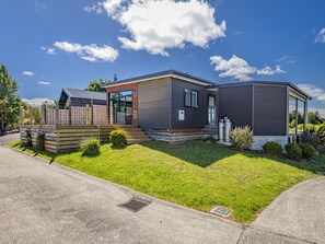 Exterior - Kowhai Oasis - Ohakune Holiday Home (Ohakune)