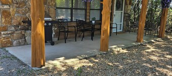 West Side Angler's Studio/Cabin close to Bull Shoals Lake