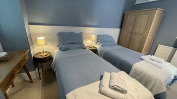 2 bedrooms, iron/ironing board, travel cot, WiFi