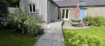 Crugsillick Studio -  a barn conversion that sleeps 4 guests  in 2 bedrooms