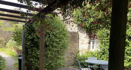 Little Crugsillick - a barn conversion that sleeps 4 guests in 2 bedrooms